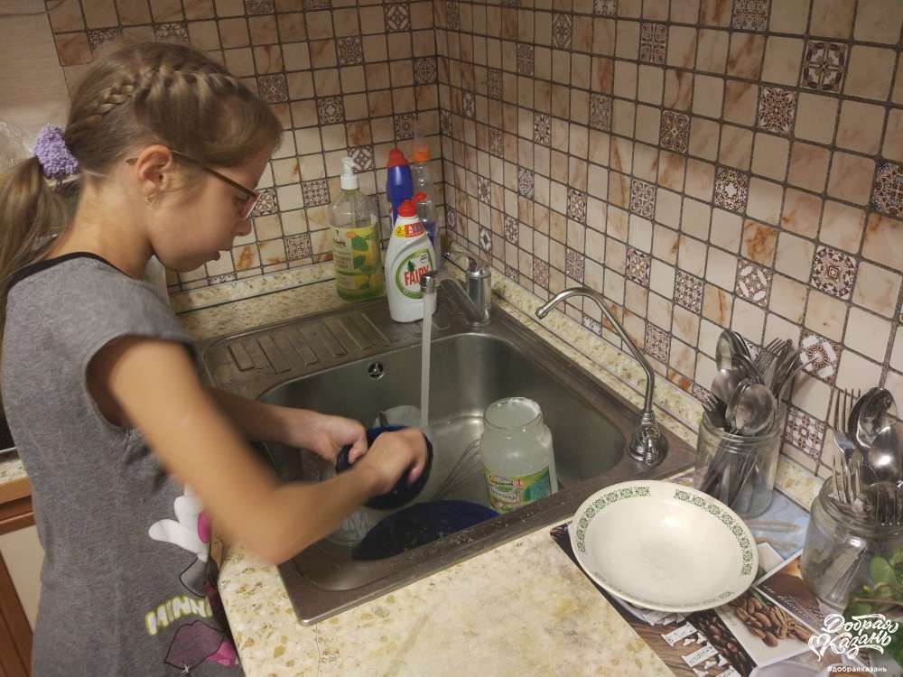 Помыла посуду после готовки