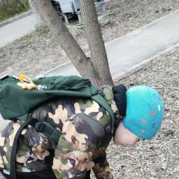 Собрал мусор в сквере недалеко от дома