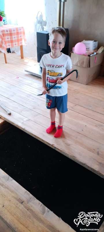 Помогал папе