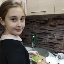 Помогаю маме