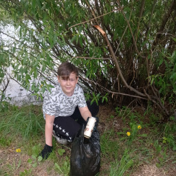 Прибрался на берегу озера