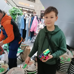 Сдал фломастеры