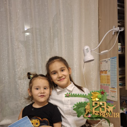 Подготовили поделку для папы