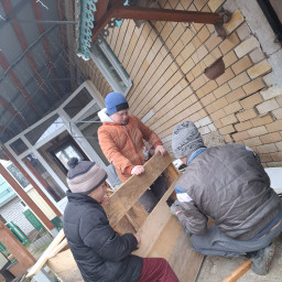 Сделали вместе с папой новую будку собаке