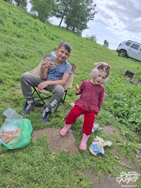 Отдыхаем с сестренкой на рабылке