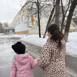 Забота о младшей сестренке