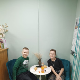 Помощь ровесникам