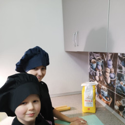 Помощь ровесникам