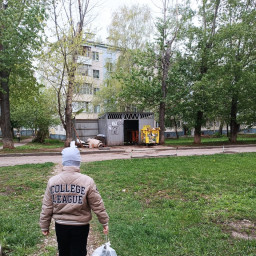 Помогаю родителям