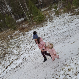 Пускали воздушного змея вместе с сестренкой