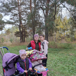 Приехали проведать бабушку