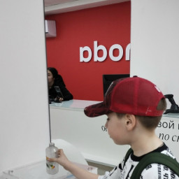 Сдал на переработку упаковку от геля для душа с маркировкой 1 в пункте выдачи Ламода (проект по переработке упаковки от косметики Несу перемены)