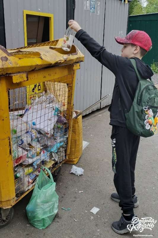 Сдаю на переработку в жёлтую сетку стекло