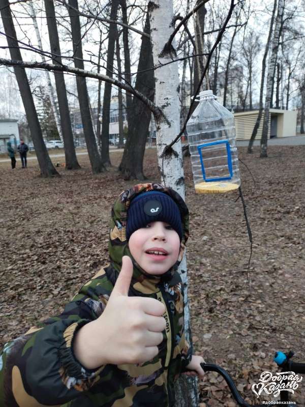 Не выкидывайте 5-литровую бутылку, лучше сделайте отличную кормушку для птиц! Не выкидывайте 5-литровую бутылку, лучше сделайте отличную кормушку для птиц!