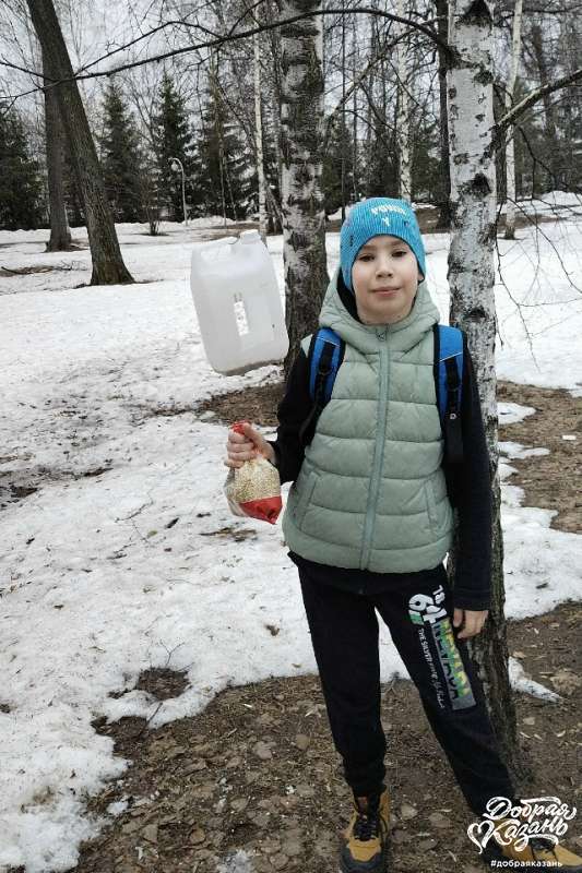 Кормушка для птиц из 5-литровой канистры