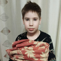 Передал старые одеяла в приют для животных