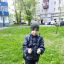 Посадил цветы около дома 4