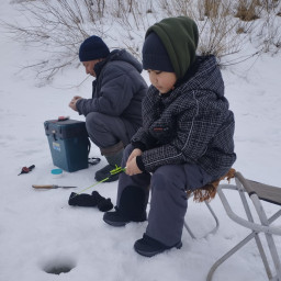 Ходил с дедушкой на рыбалку