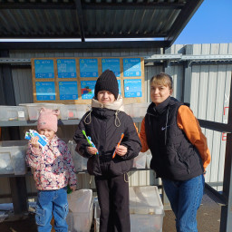 Сдали зубные щетки и тюбики