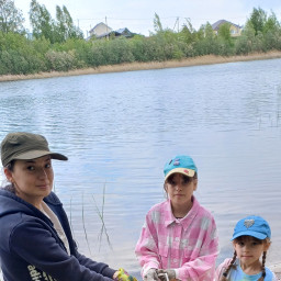Уборка мусора на водоёме