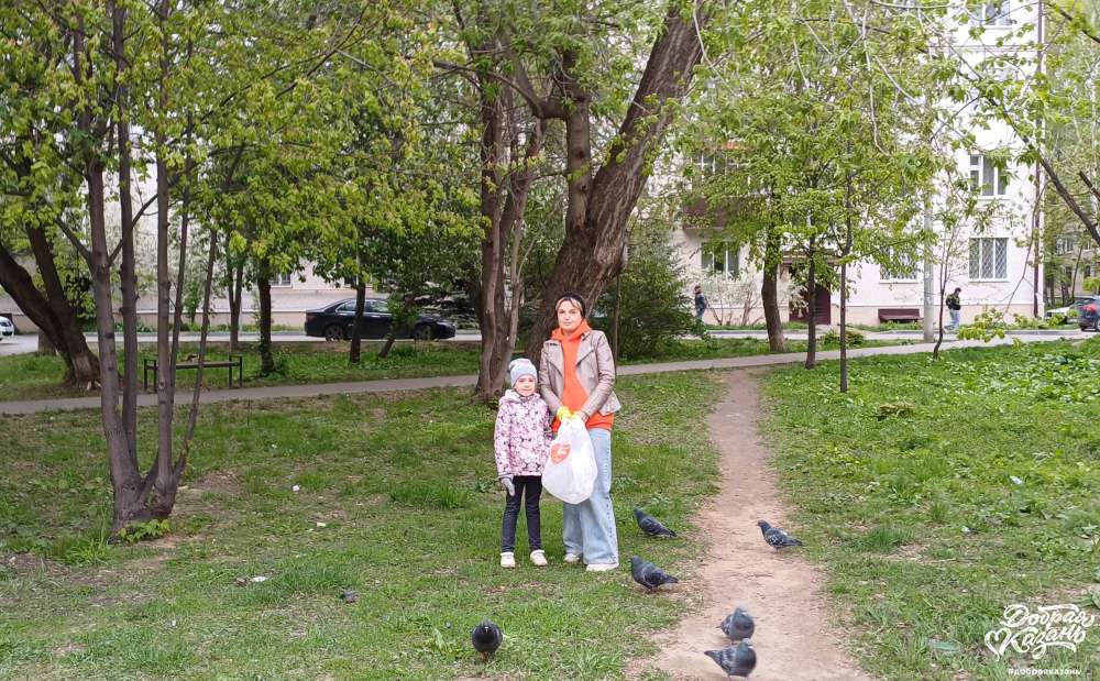 Ещё одна уборка в сквере