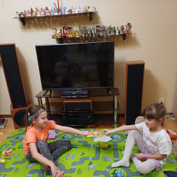 Обменялись с подругой книгами