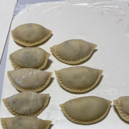Лепили вареники