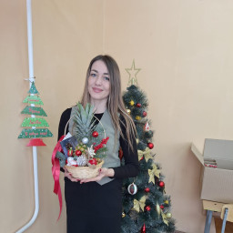 Поздравили учителя с наступающим Новым годом.