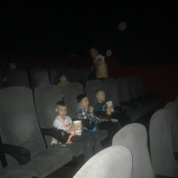 Поход с друзьями в кино