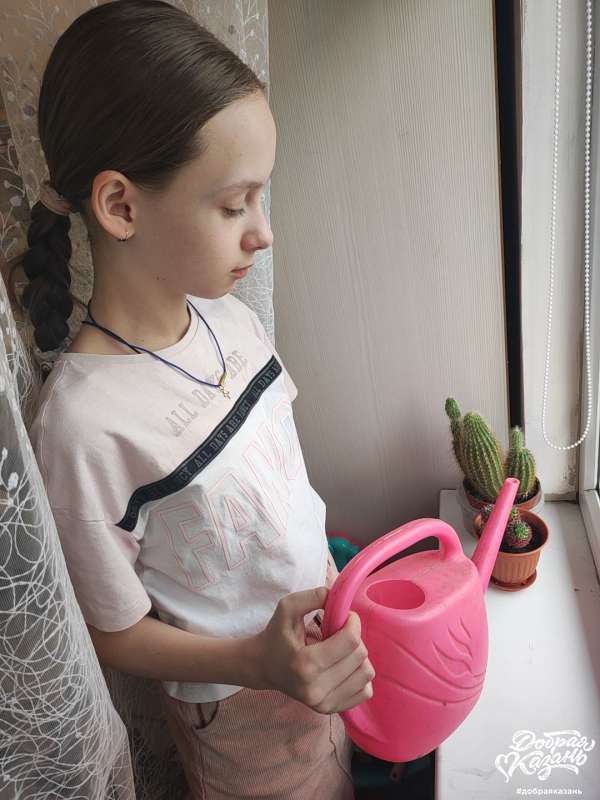 Поливаю цветы