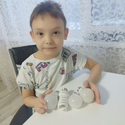 Сдал использованные лампочки