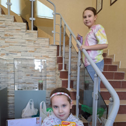 Купили корм для передачи подопечным животным зооприютов