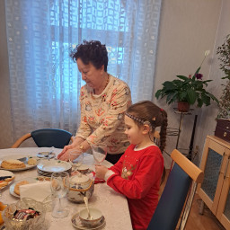 Накрываю на стол для обеда