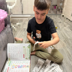 Из листа газеты, сделал подставку для чашки  !