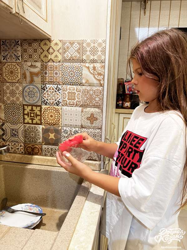 Помыла посуду