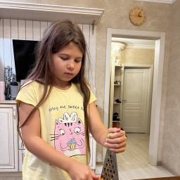 Помогаю маме готовить