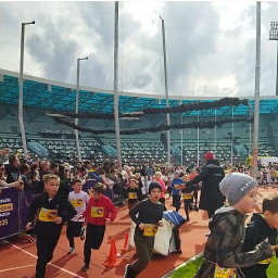 Болел за брата на забеге