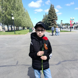 возложил цветы 9 мая в парке Победы