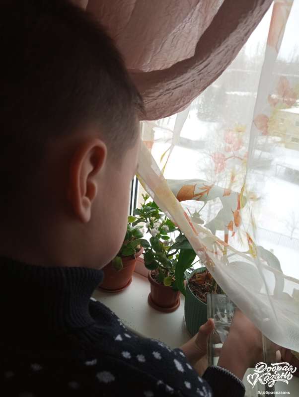 Поливал цветы