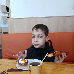 убрал за собой крошки