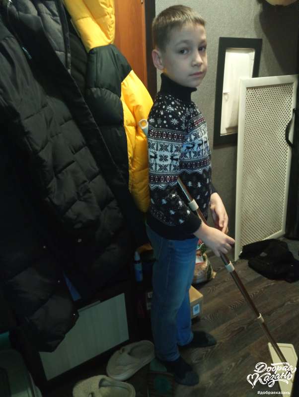 протирал  пол