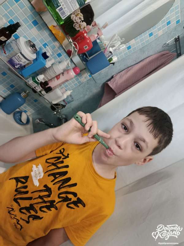 экономлю воду при чистке зубов