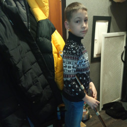 протирал  пол