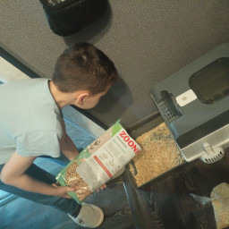 Убрал за кошкой лоток