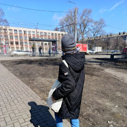 Помогал родителям