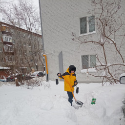 Уборка снега у комушки