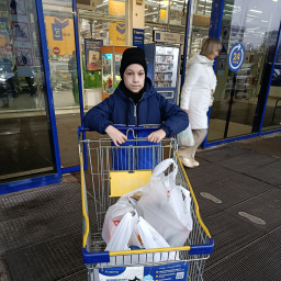 Помогал родителям