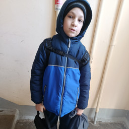 Помогал родителям