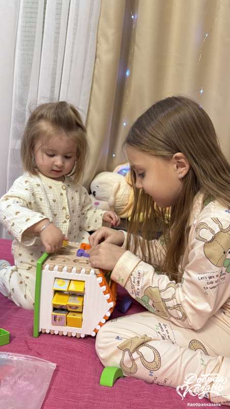 Играю с сестренкой