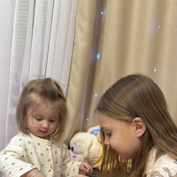 Играю с сестренкой